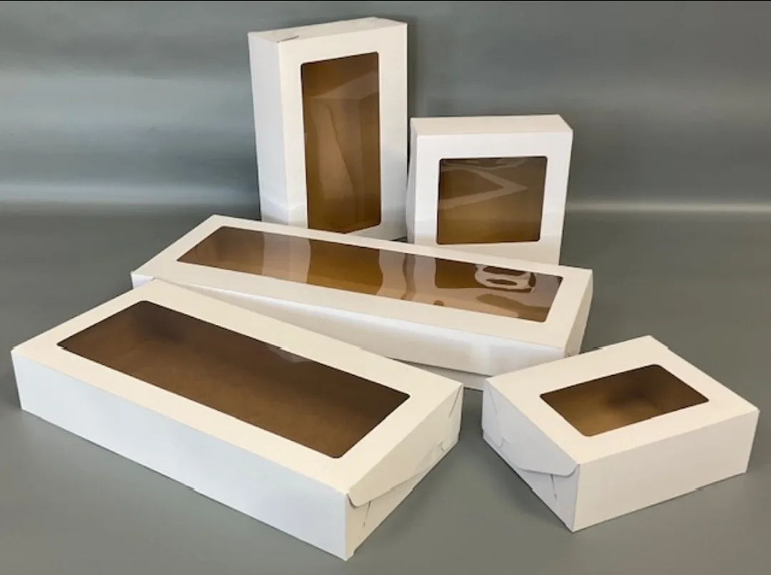Baltas kastītes ar brūnu iekšpusi 44x17x6cm